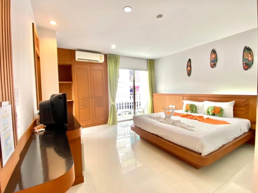 Larn Park Resortel - photo 3