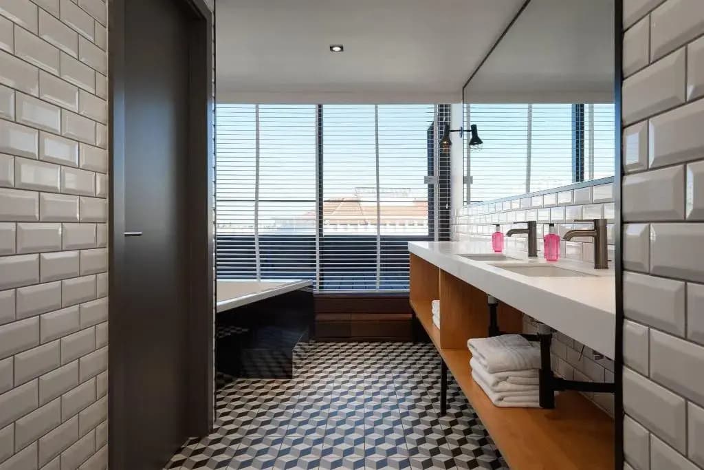 Moxy Lisbon City - photo 11