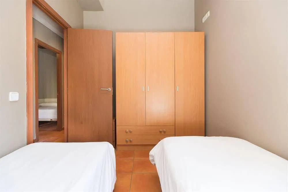 AinB Raval Hospital Apartments - photo 3