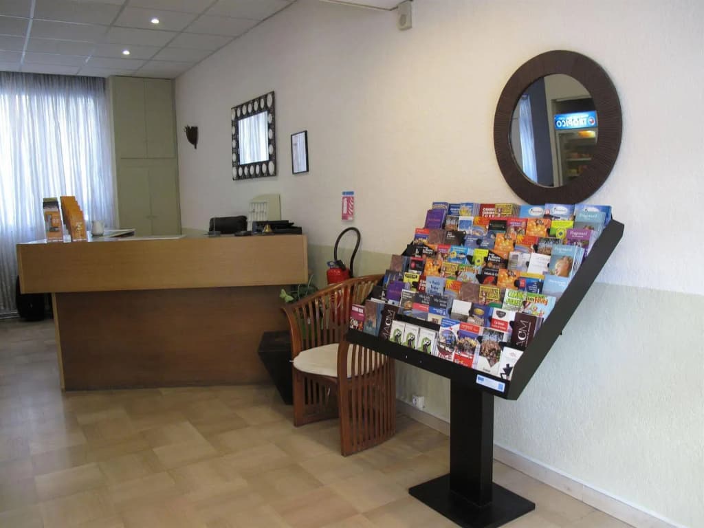 The Alcove Hotel - photo 11
