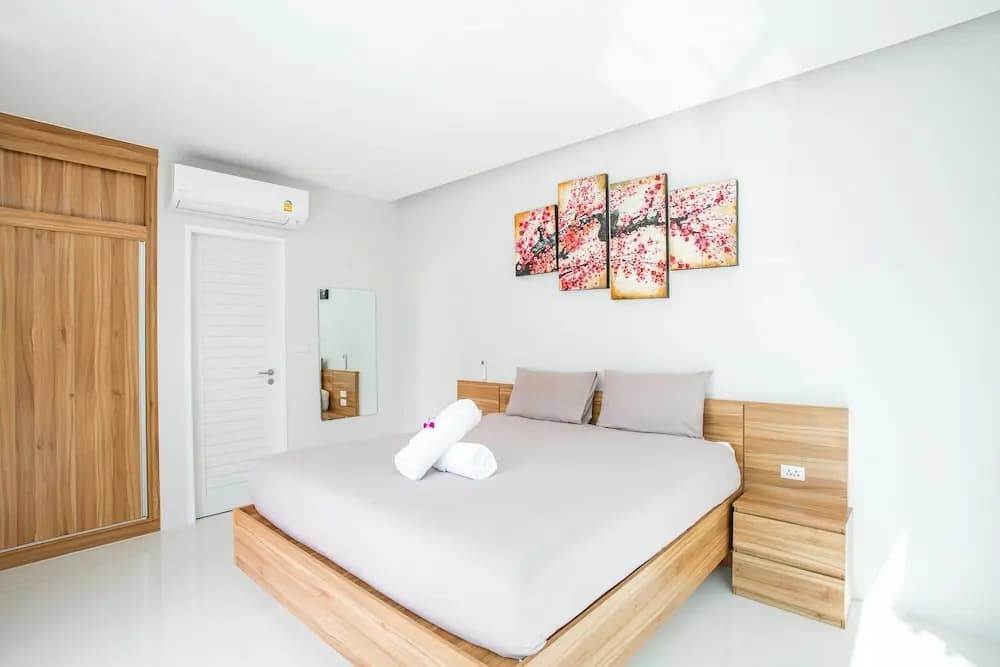 Elegant Designer 4BR Pool Villa Skylight - photo 15