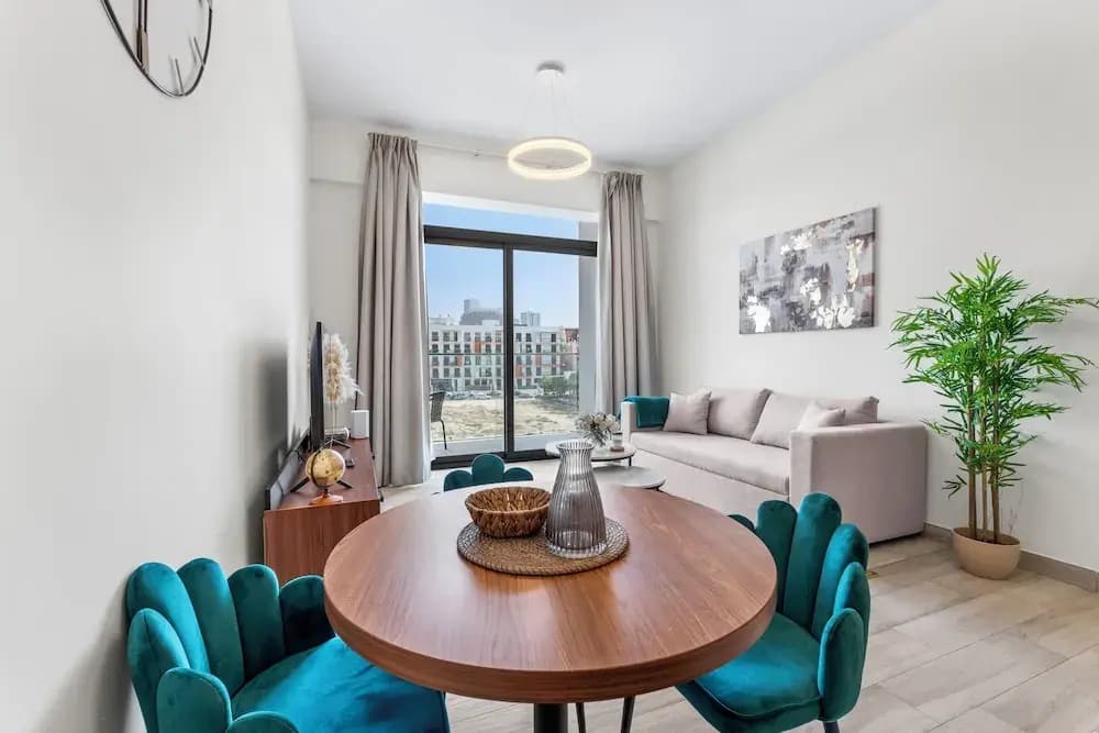 Waves - Stylish 1BR in JVC with Balcony & Pool - photo 1