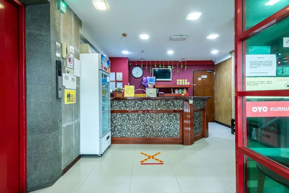 OYO 89997 Kurnia Hotel - photo 14