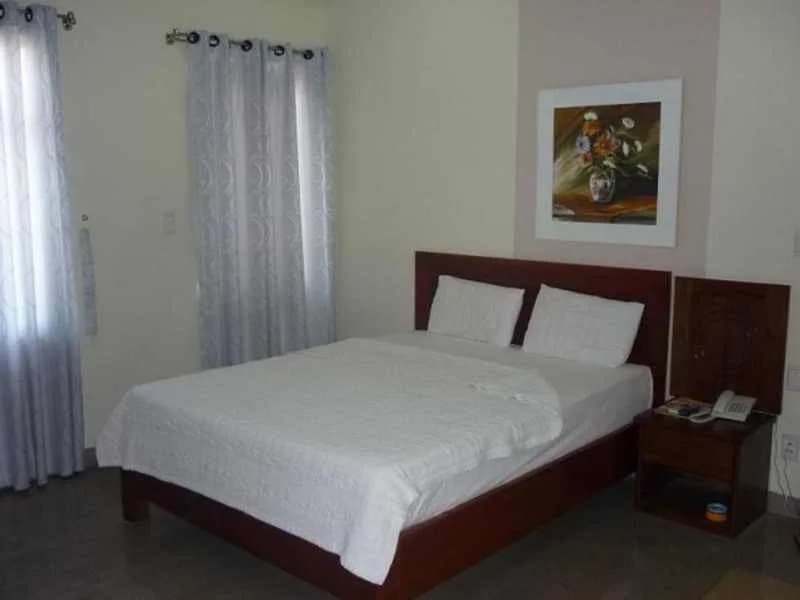 Waikiki Hotel - photo 3