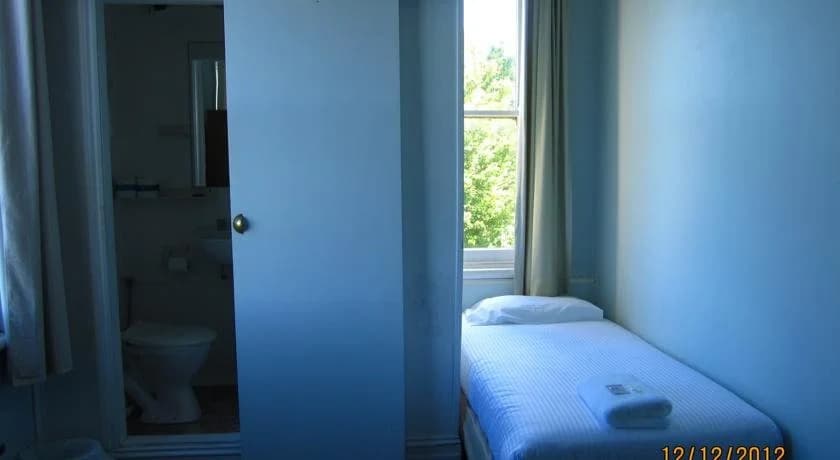 The Cecil Guesthouse - photo 37