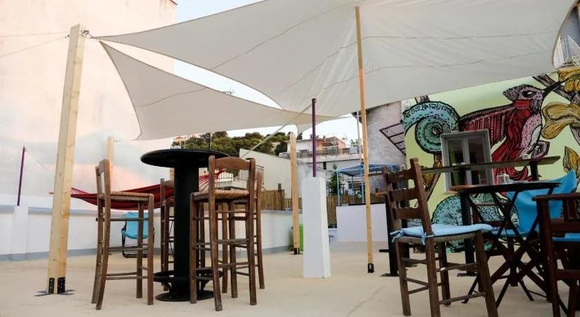 Chameleon Youth Hostel - Hostel - photo 23