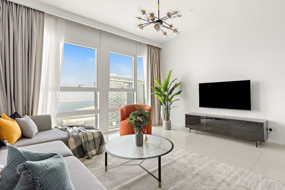 Silkhaus Chic 2BR in Horizon Tower Near Beach - photo 1