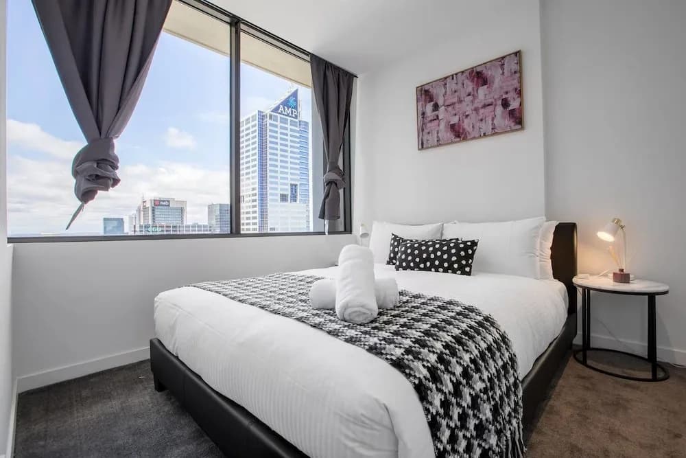 New Renovated & Cozy Apt Closes To Southern Cross - photo 4