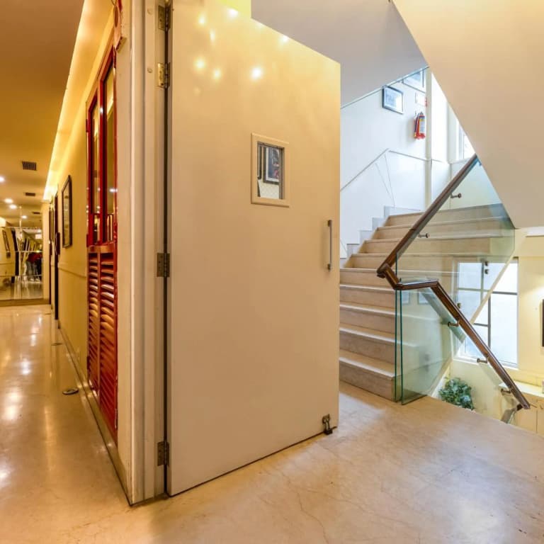 OYO 2637 Hotel Picasso Prive - photo 14