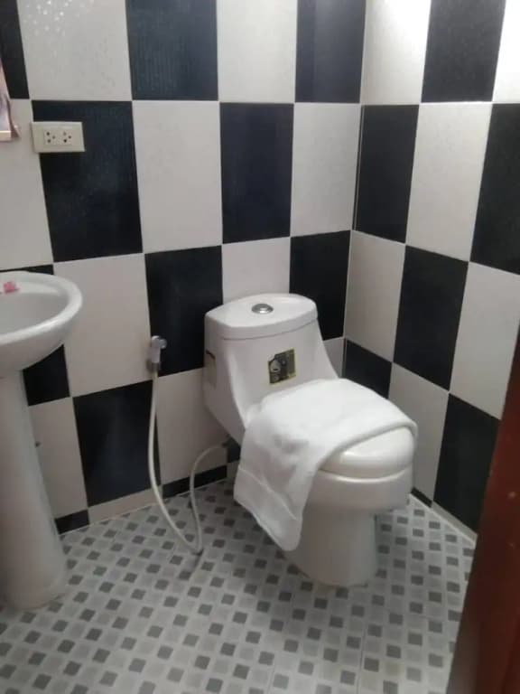 Lucky Inn Residency - photo 9