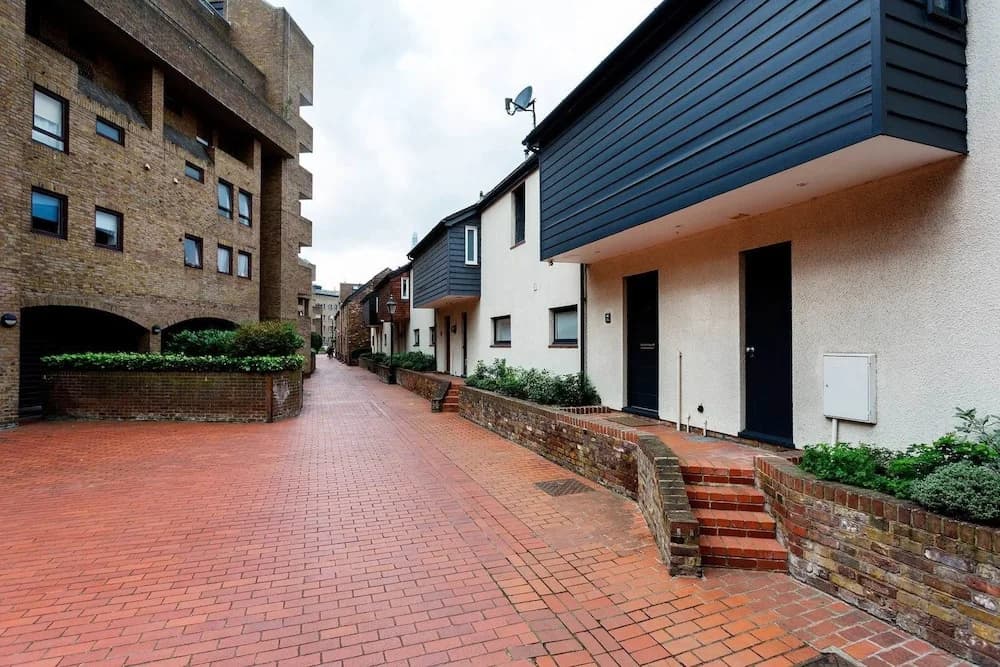 Waterside Mews - main photo