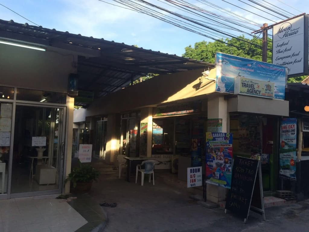 Supreeya Guesthouse - Hostel - photo 18