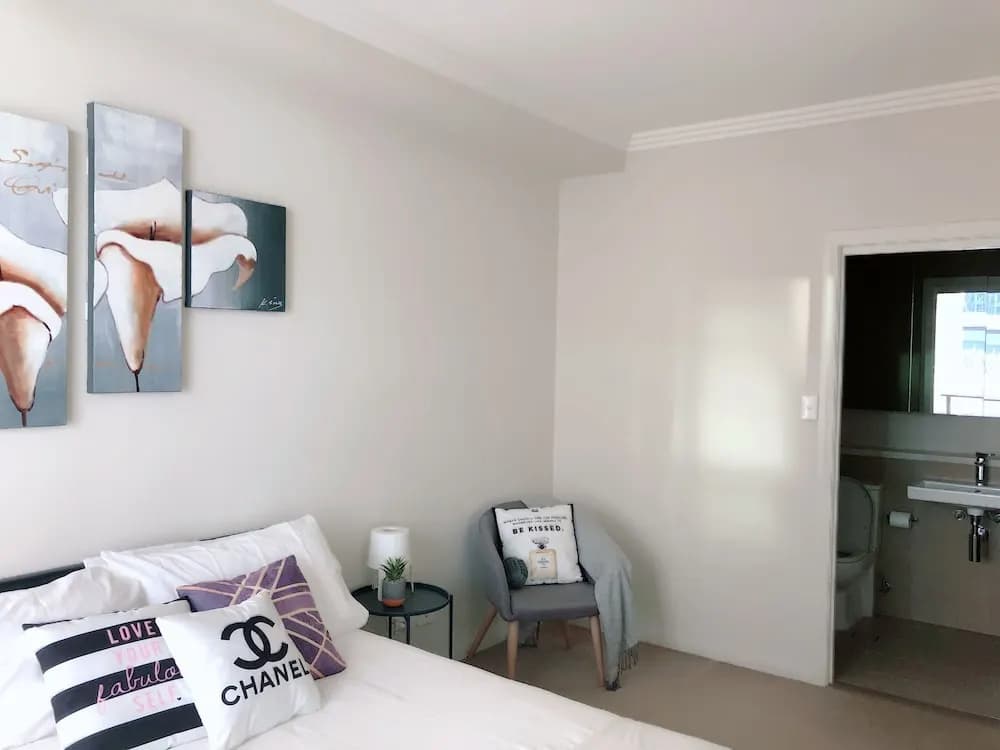 The Elegant Designer Home - photo 12