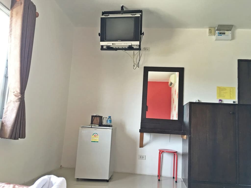 Baan Kanta Hotel - photo 4