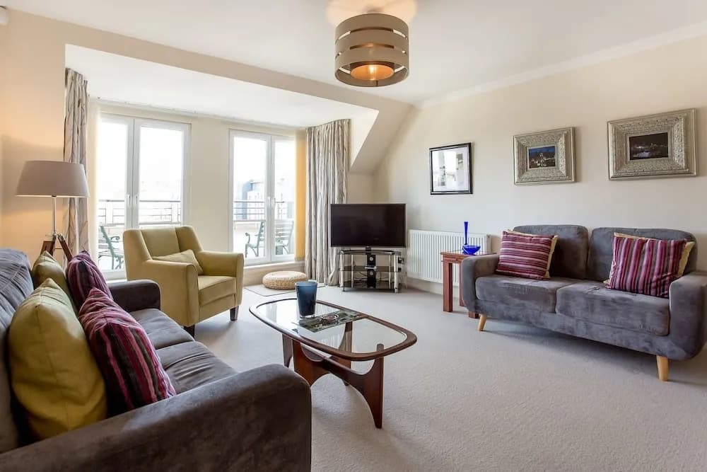 City Centre 3bed/3bath - photo 3