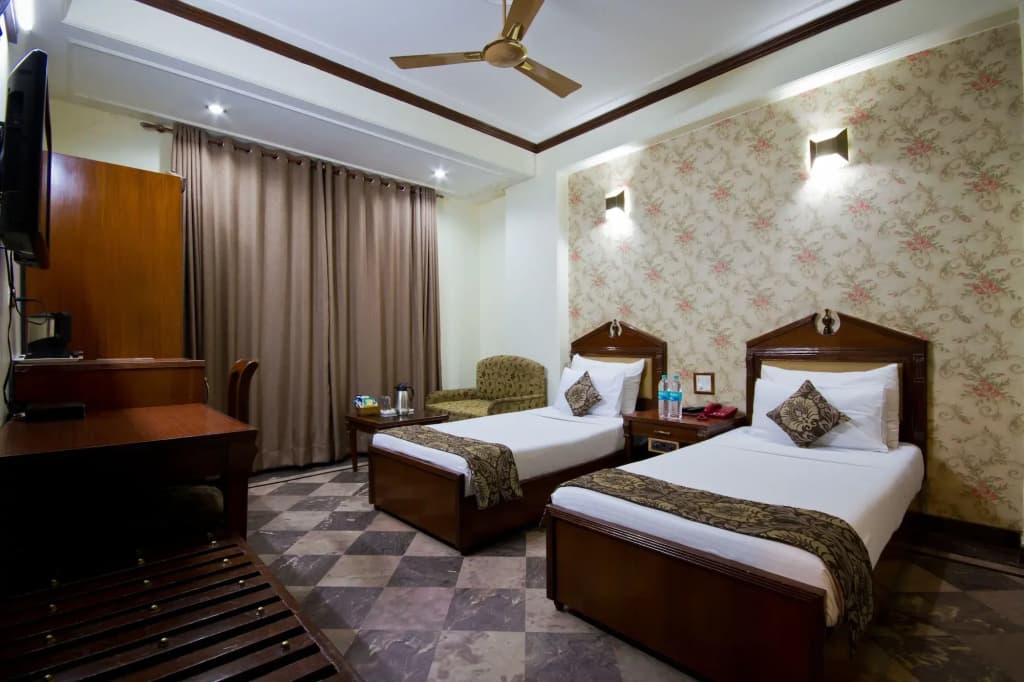 Hotel Sunstar Grand - photo 6