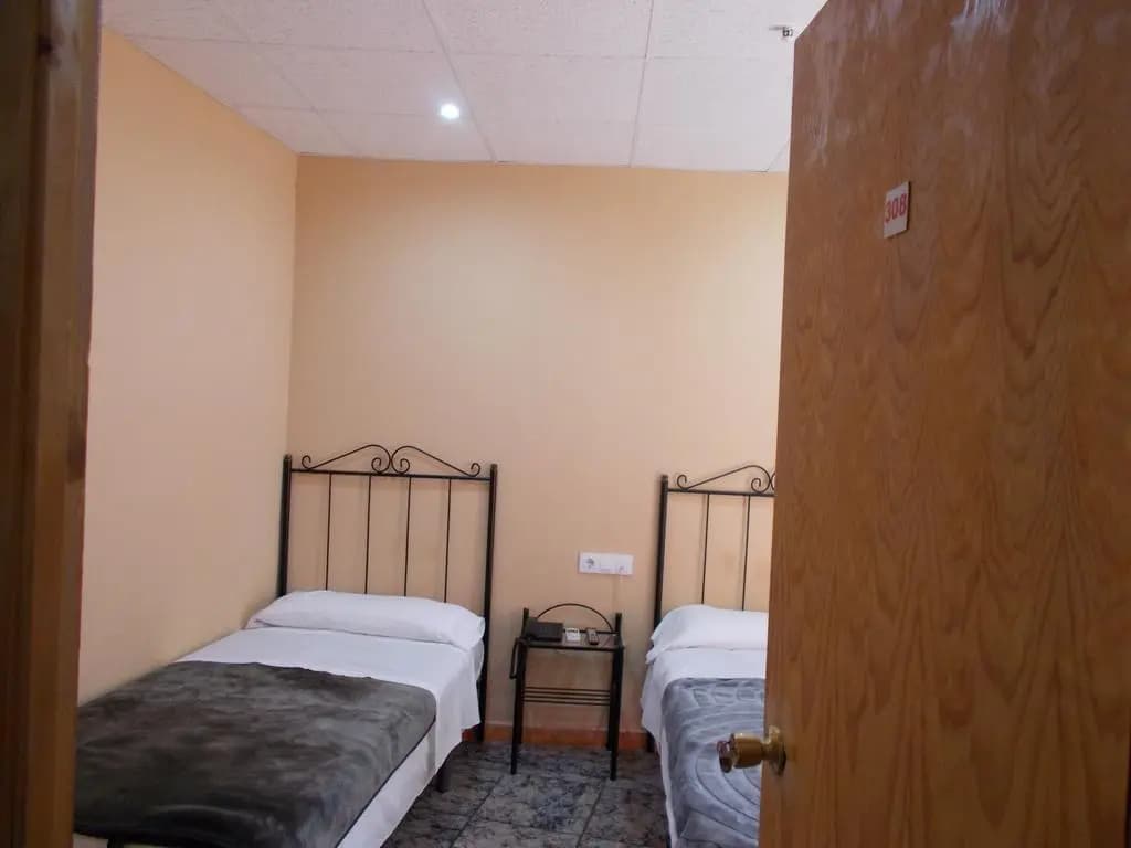 Hostal Nou Raval - photo 15