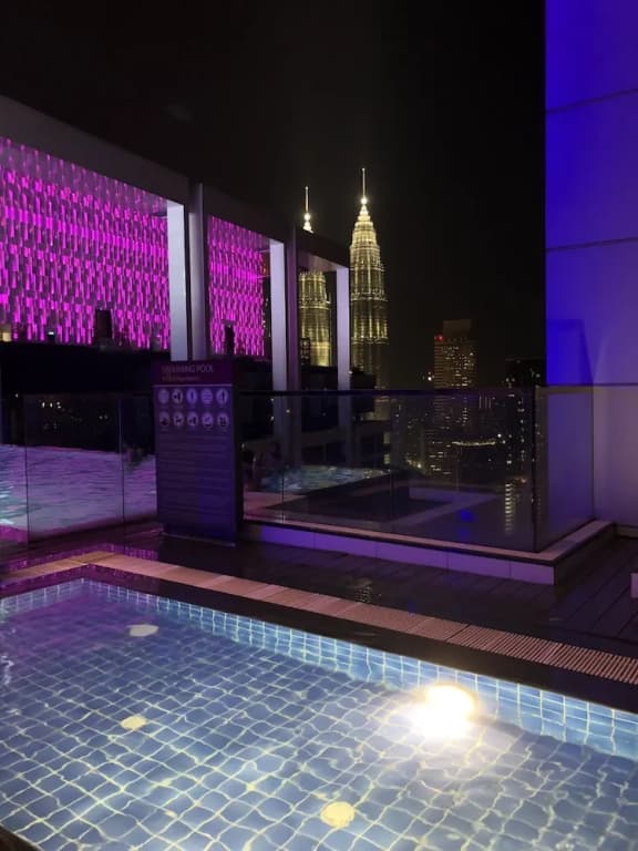 Sky Top Pool By Platinum Suites KLCC - photo 14