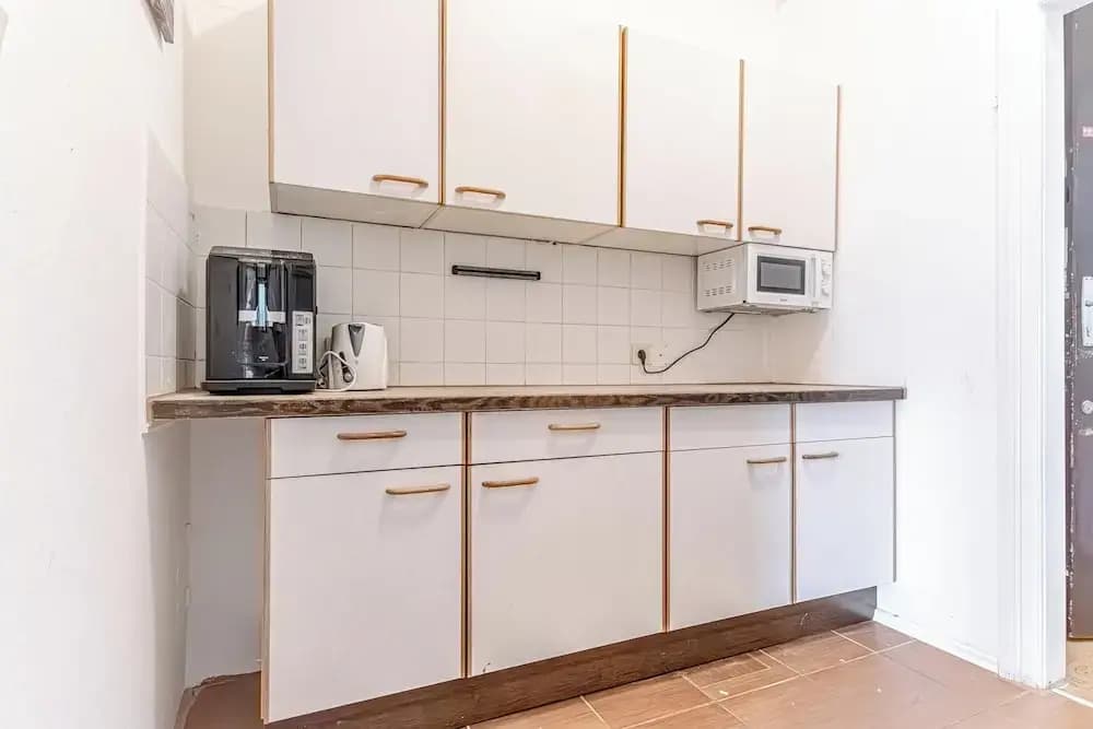 Affordable Stay Prime Location by Danube - photo 12