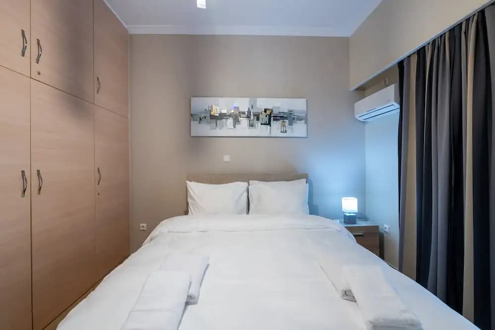 2br renovated flat close to metro - photo 1