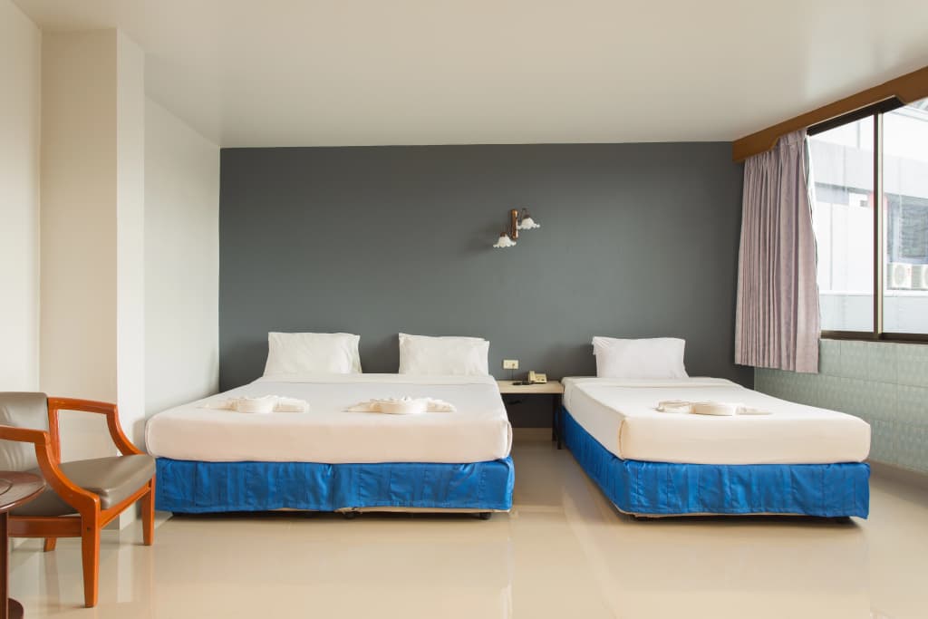 City Hotel - photo 5