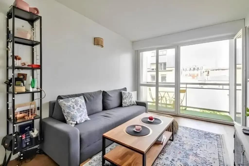 One Bedroom Apartment - Canal Saint Martin (360) - photo 1