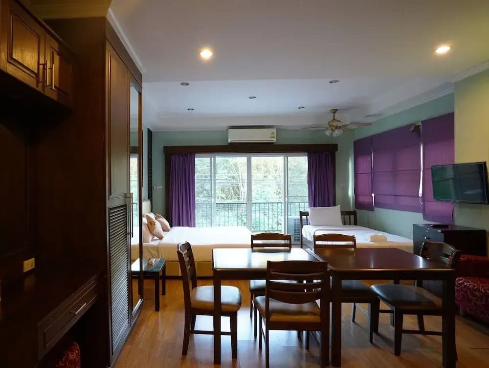 Blooming Hill Boutique Suites - photo 3