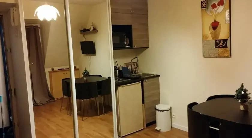 Thorigny Apartment - photo 9