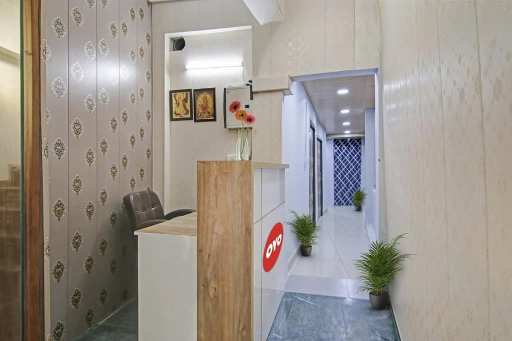 OYO Flagship 70389 Sr Residency - photo 9