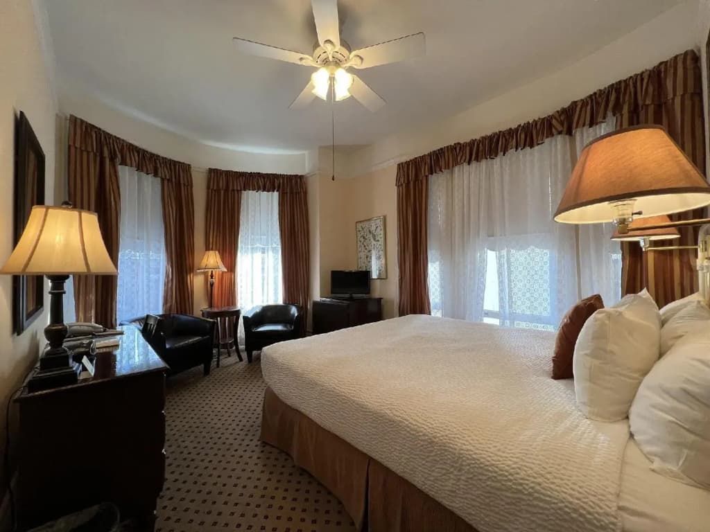 The Andrews Hotel - photo 18