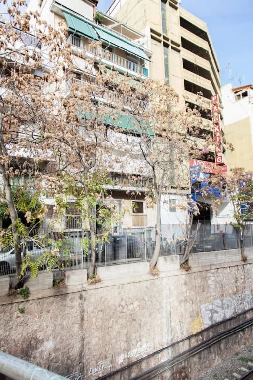 Beautiful new decorated apt in Athens - photo 12