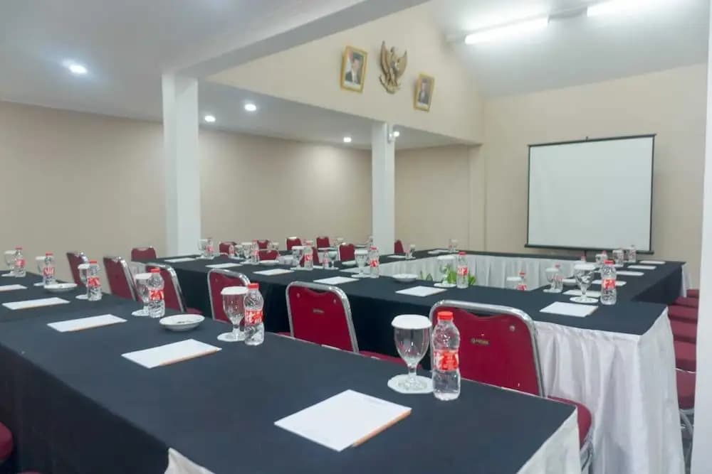 C'One Hotel Cempaka Putih - photo 12