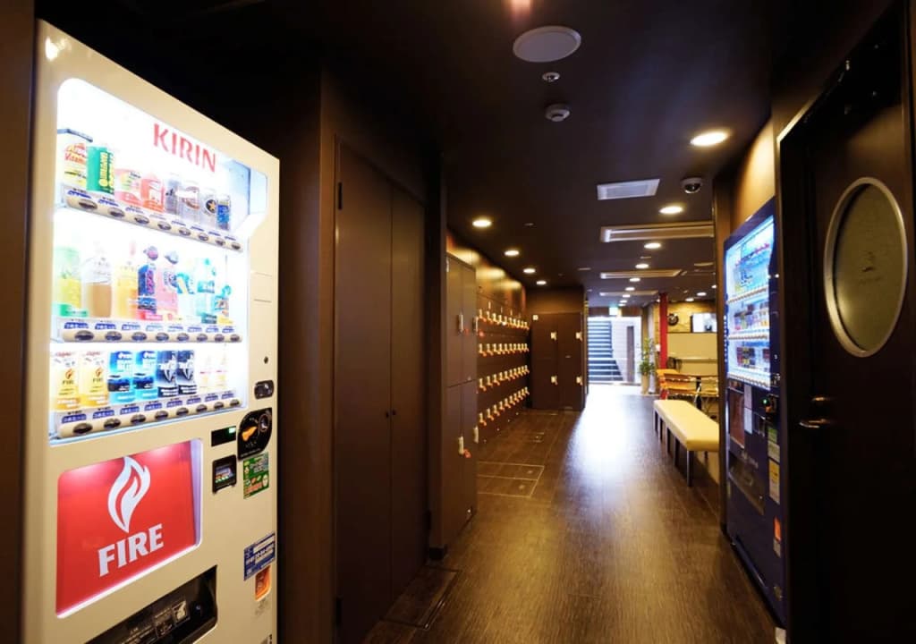 Capsule Hotel B&S Eco-Cube Shinsaibashi - photo 11