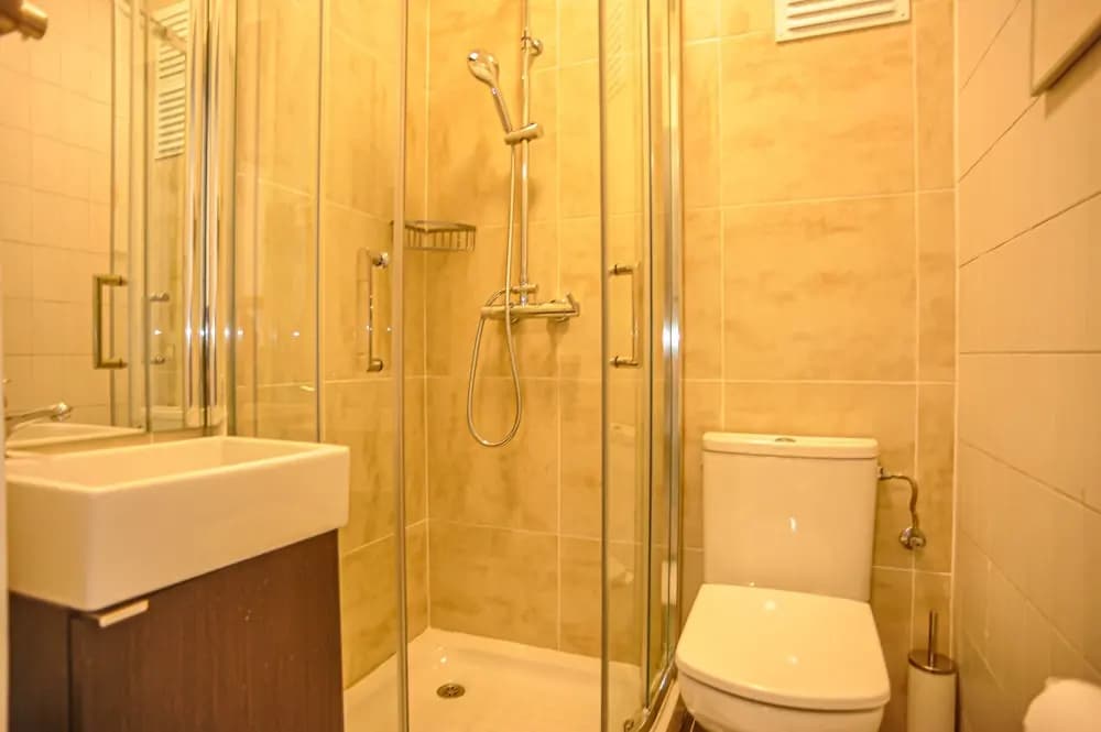 My Fair Lisbon -modern flat with elevator in central Lisbon - photo 33
