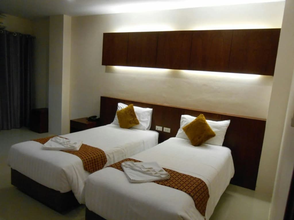 7 Sky Residency - photo 2