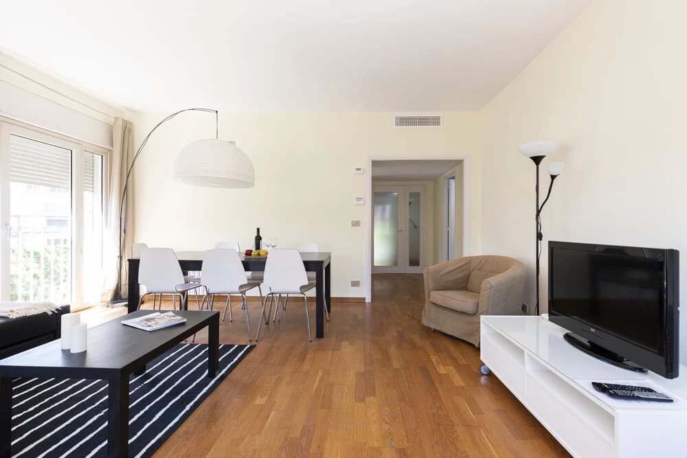 AB Olympic Village Beach Apartment - photo 2