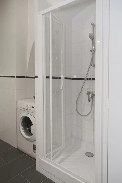 Saint-Germain des Prés Apartment 2 - photo 4
