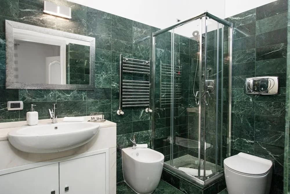 Modern & Central 1bed Flat in Amazing Location! - photo 8