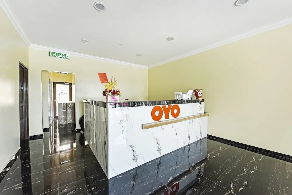 OYO 90445 Th Hotel - photo 8