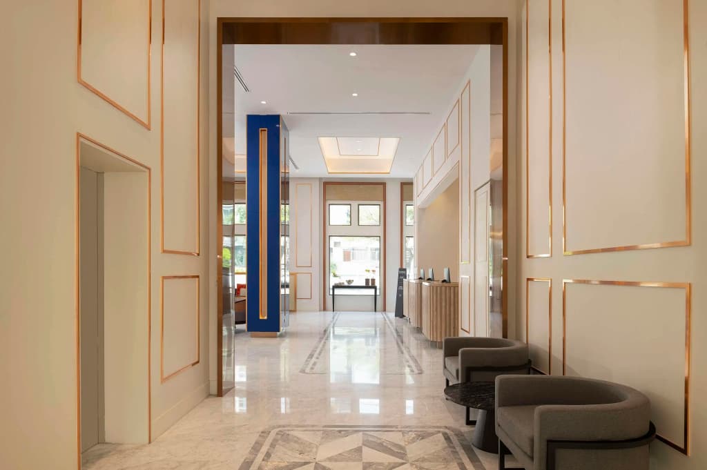 Radisson Hotel Chateau de Bangkok - photo 12