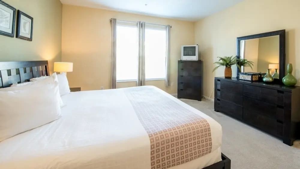 2 Bed 2 Bath Premium l 2004 - photo 7