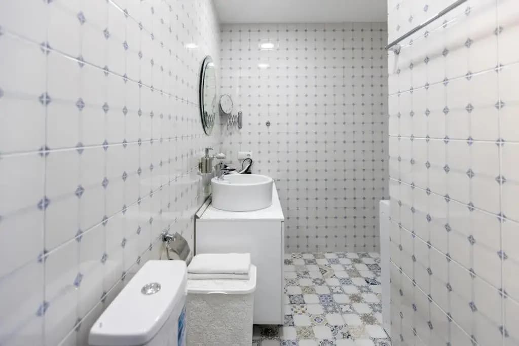 2 Bedroom Apartment Behind Opera House - photo 8
