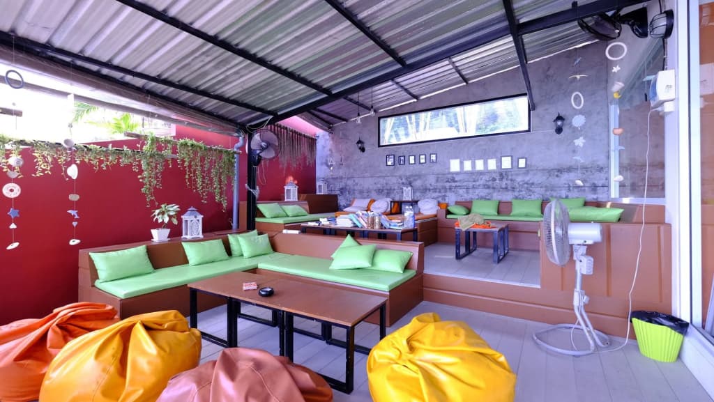 Chill Inn Beach Cafe & Hostel - photo 11