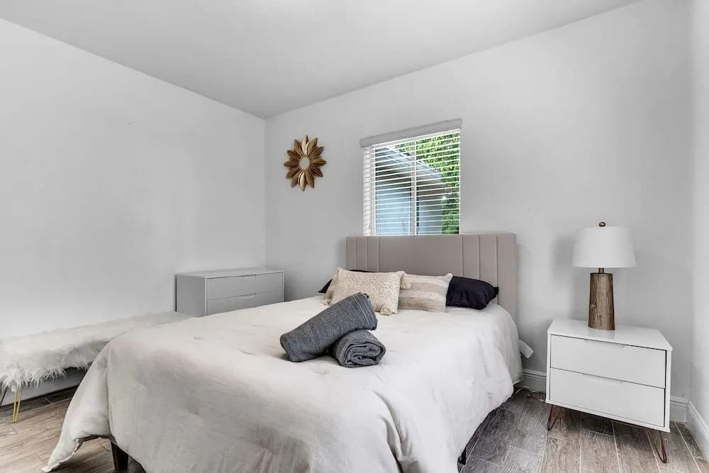 Design District Luxe 3BD Home - photo 2