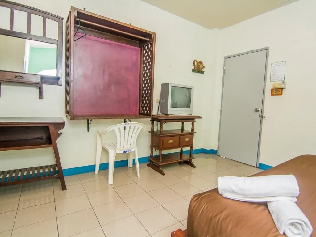 Sutus Court - photo 4