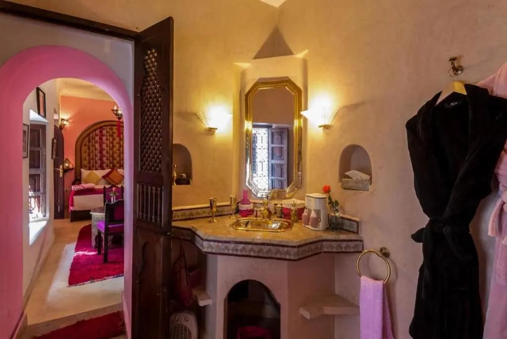 Room in BB - Riad Anabel - Rose Suite - photo 12