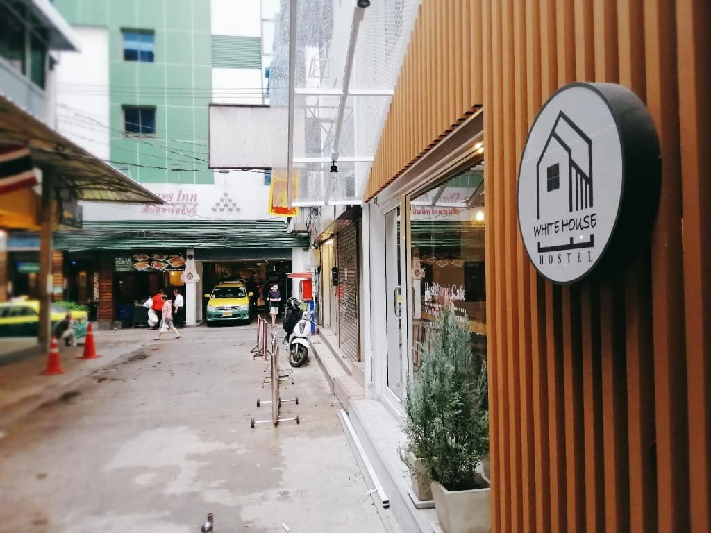 White House Hostel - photo 12