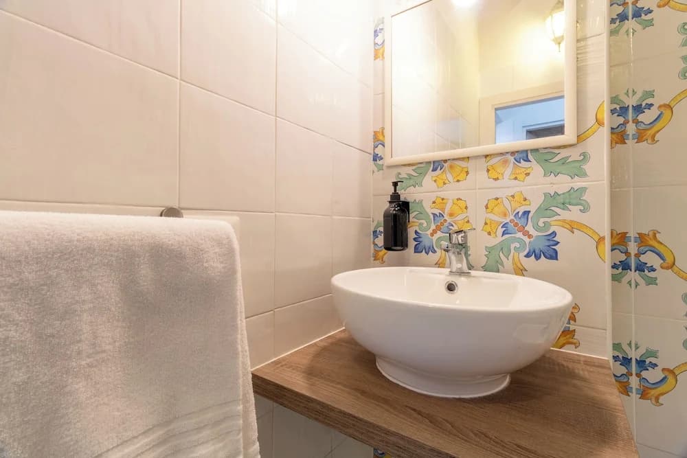 Joe Litty Guesthouse - photo 28