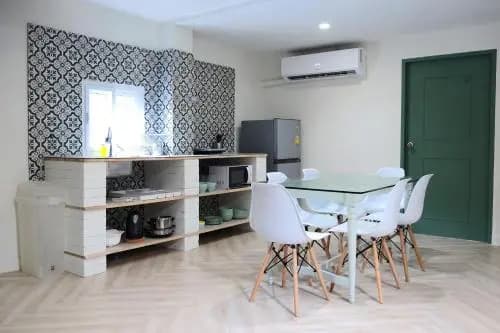Silom Apartment Close to BTS +WIFI+Netflix - photo 3