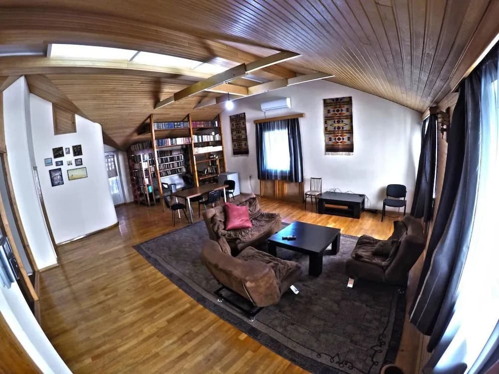 Classical Green Hostel - photo 10